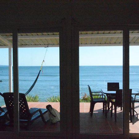 Oceanfront Bungalows - Paradise Rentals Santa Catalina Exteriör bild