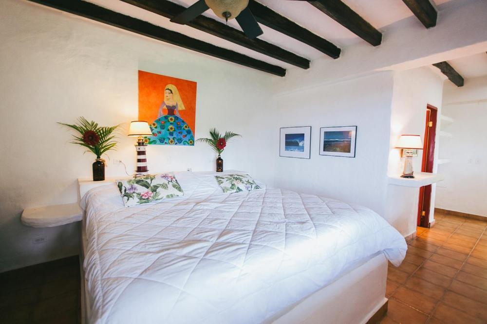 Oceanfront Bungalows - Paradise Rentals Santa Catalina Exteriör bild