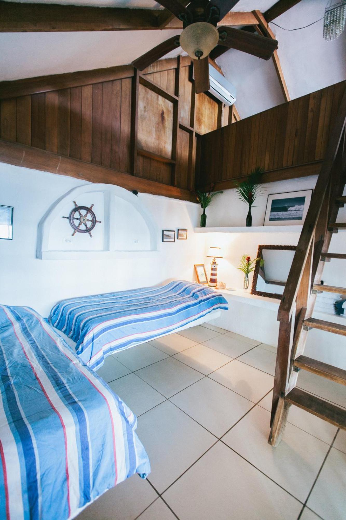 Oceanfront Bungalows - Paradise Rentals Santa Catalina Exteriör bild
