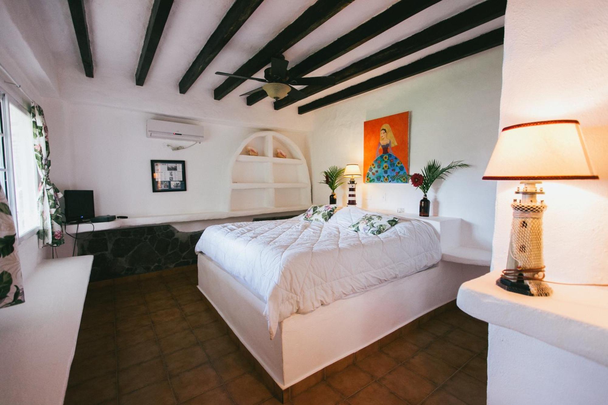 Oceanfront Bungalows - Paradise Rentals Santa Catalina Exteriör bild